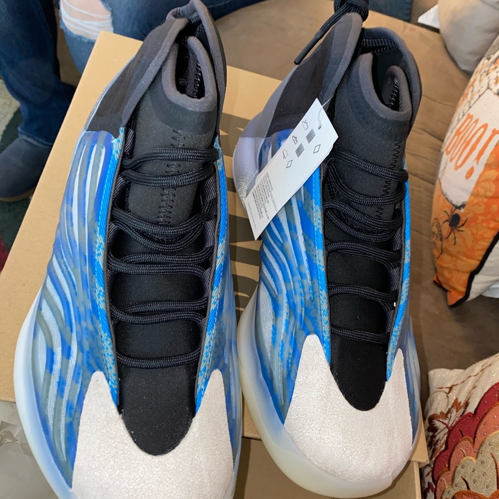 adidas Yeezy QNTM (Frozen Blue)